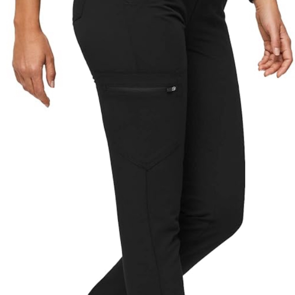 Figs Women's Black Zamora Jogger Scrub Pants